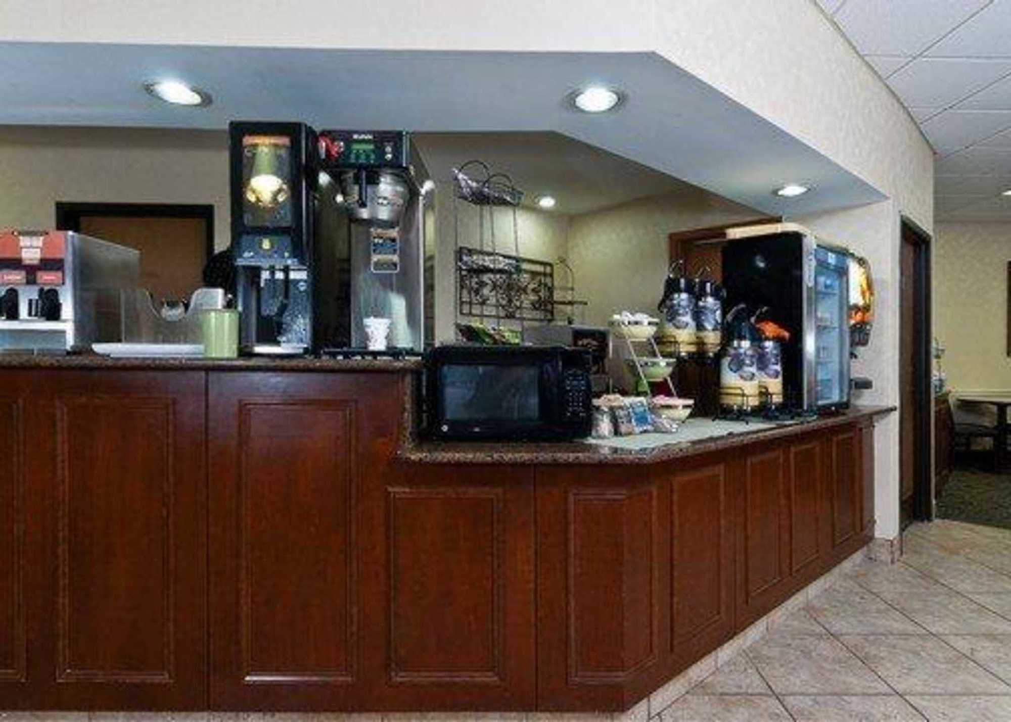 Quality Inn Tupelo Restaurante foto